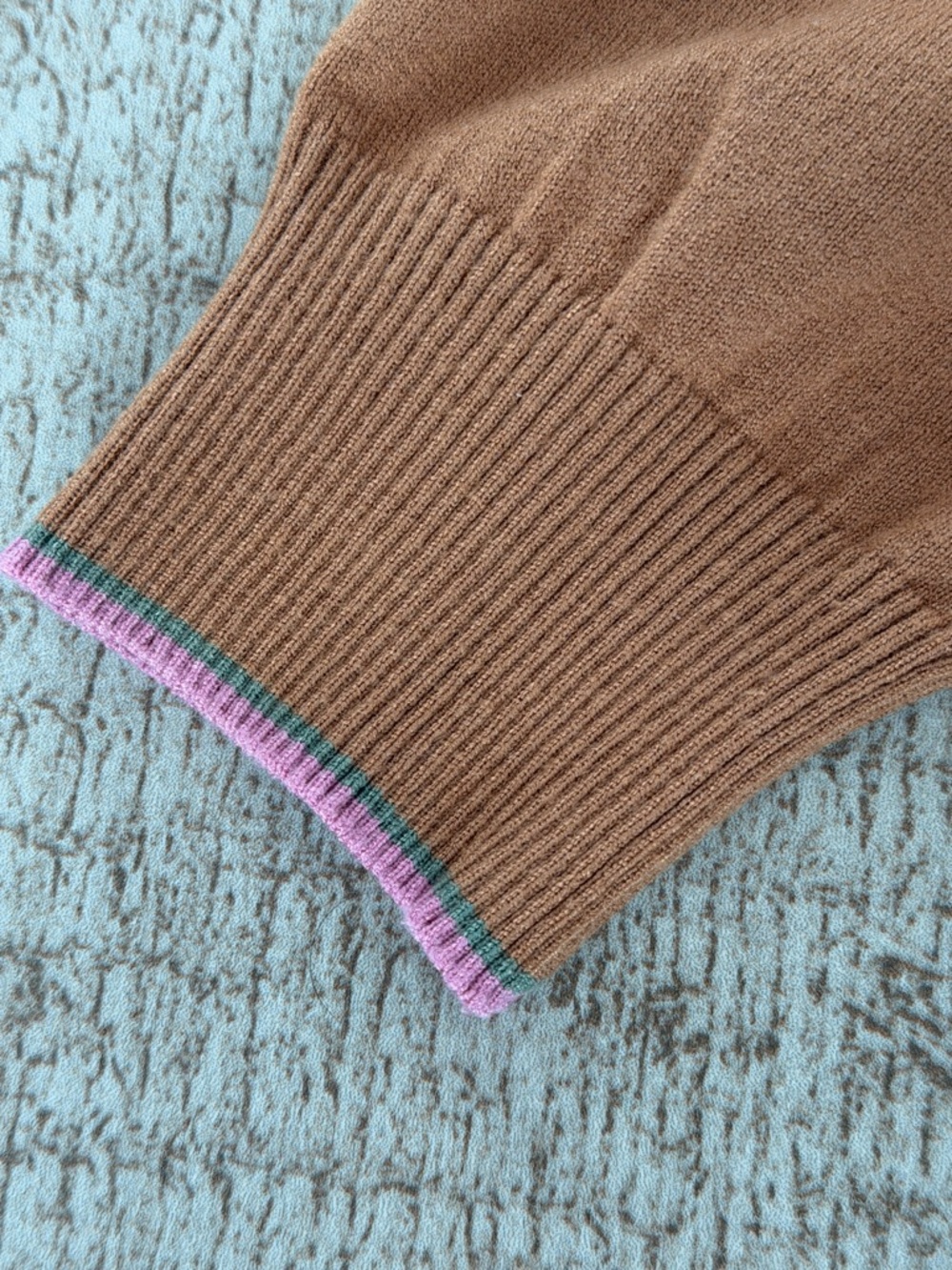 Women Tie-Neck Short Sleeve Sweater - Picture 5 of 6